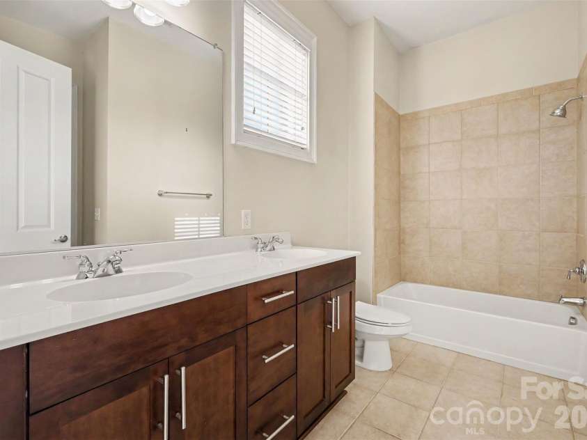 5425 Closeburn Road, Charlotte, NC 28210.  MLS# CAR4363801, YatesRealty ID 11067. 