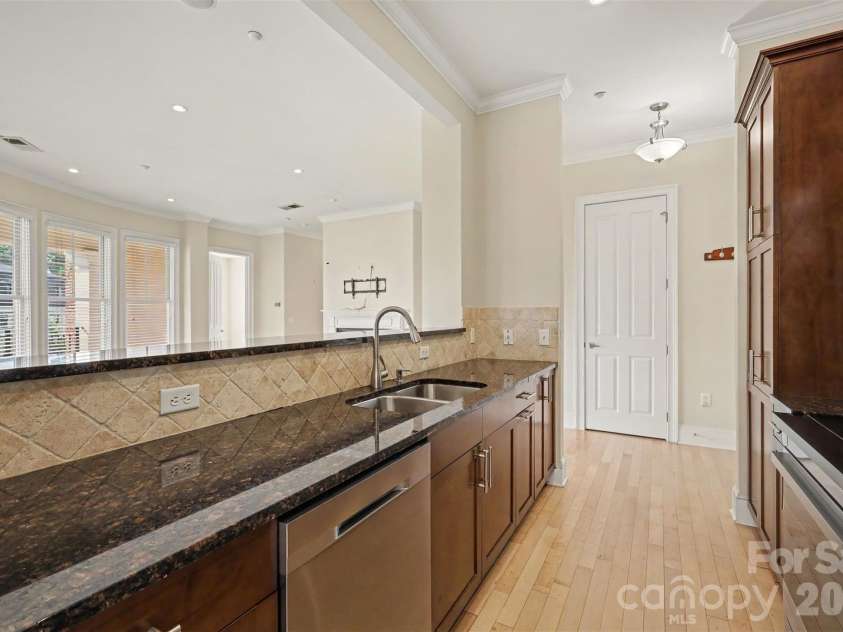 5425 Closeburn Road, Charlotte, NC 28210.  MLS# CAR4363801, YatesRealty ID 11067. 