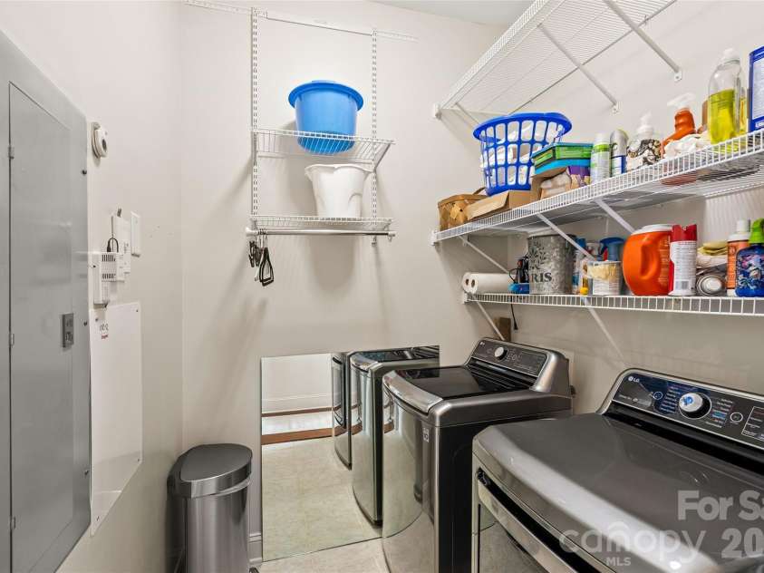 5425 Closeburn Road, Charlotte, NC 28210.  MLS# CAR4366605, YatesRealty ID 11067. Laundry Room