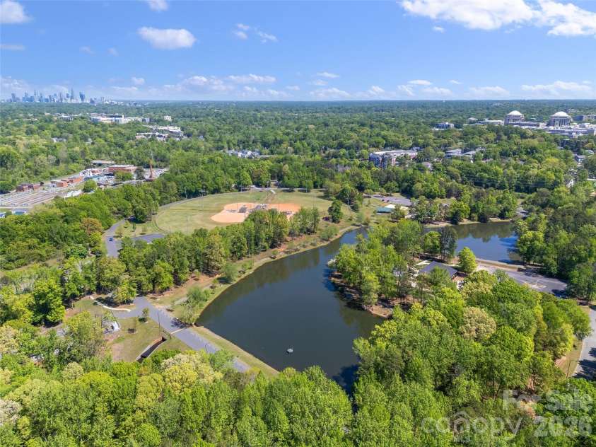5425 Closeburn Road, Charlotte, NC 28210.  MLS# CAR4366605, YatesRealty ID 11067. Located within walking distance Park Road Park