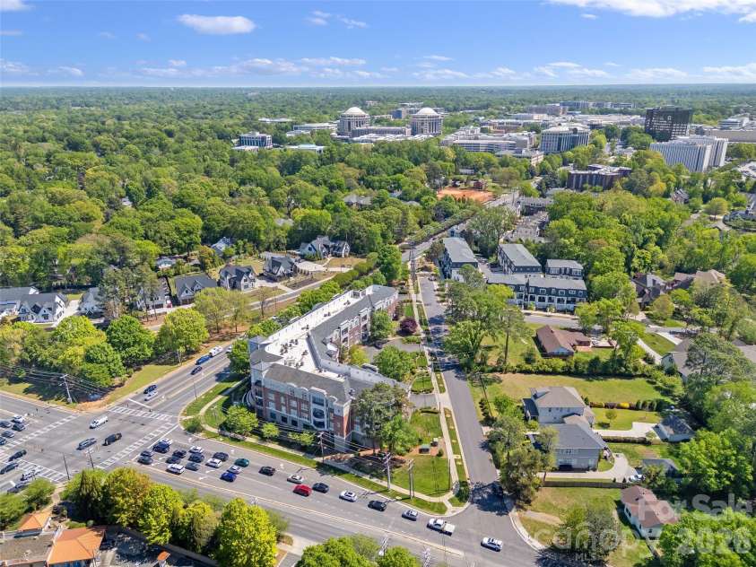 5425 Closeburn Road, Charlotte, NC 28210.  MLS# CAR4366605, YatesRealty ID 11067. Located within walking distance Park Road Park
