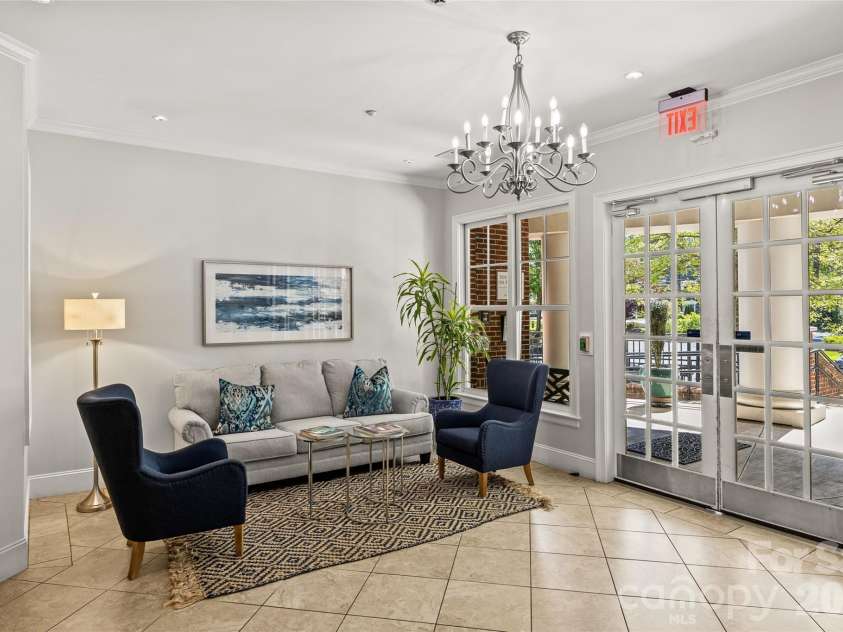 5425 Closeburn Road, Charlotte, NC 28210.  MLS# CAR4366605, YatesRealty ID 11067. SouthGate on Fairview Foyer