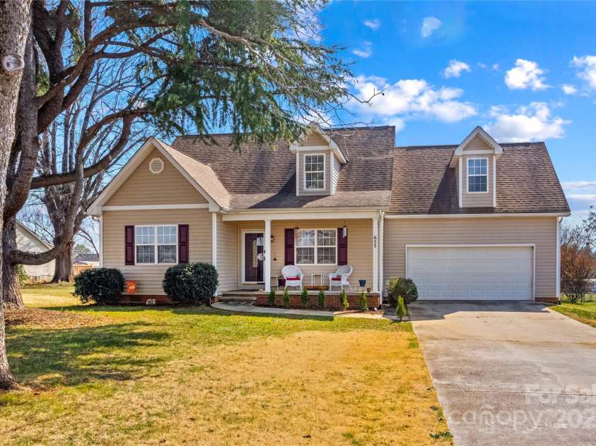 655 Mock Mill Road, Statesville, NC 28677.  MLS# CAR4234916, YatesRealty ID 11068. 
