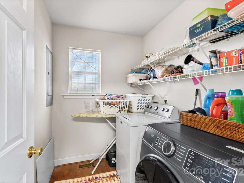 655 Mock Mill Road, Statesville, NC 28677.  MLS# CAR4234916, YatesRealty ID 11068. 