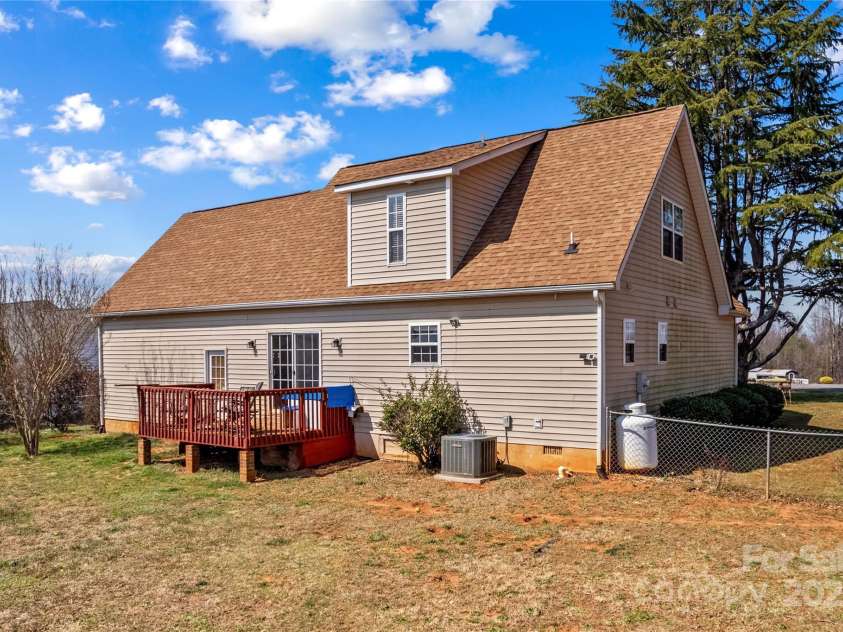 655 Mock Mill Road, Statesville, NC 28677.  MLS# CAR4234916, YatesRealty ID 11068. 