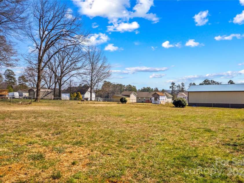 655 Mock Mill Road, Statesville, NC 28677.  MLS# CAR4234916, YatesRealty ID 11068. 