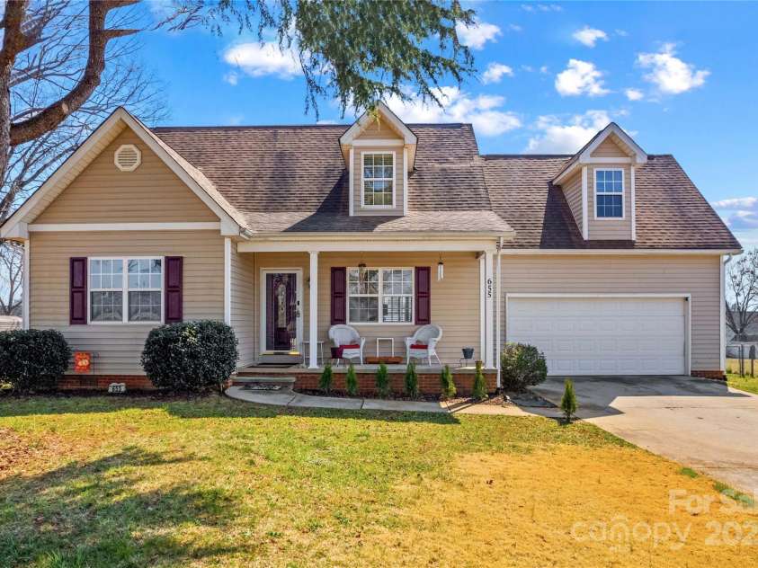 655 Mock Mill Road, Statesville, NC 28677.  MLS# CAR4234916, YatesRealty ID 11068. 