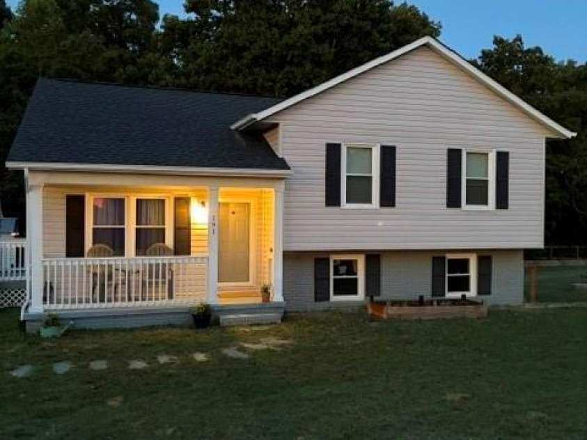 191 Celeste Eufola Road, Statesville, NC 28677.  MLS# CAR4365990, YatesRealty ID 11072. 