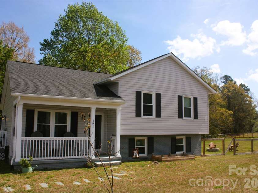 191 Celeste Eufola Road, Statesville, NC 28677.  MLS# CAR4365990, YatesRealty ID 11072. House front