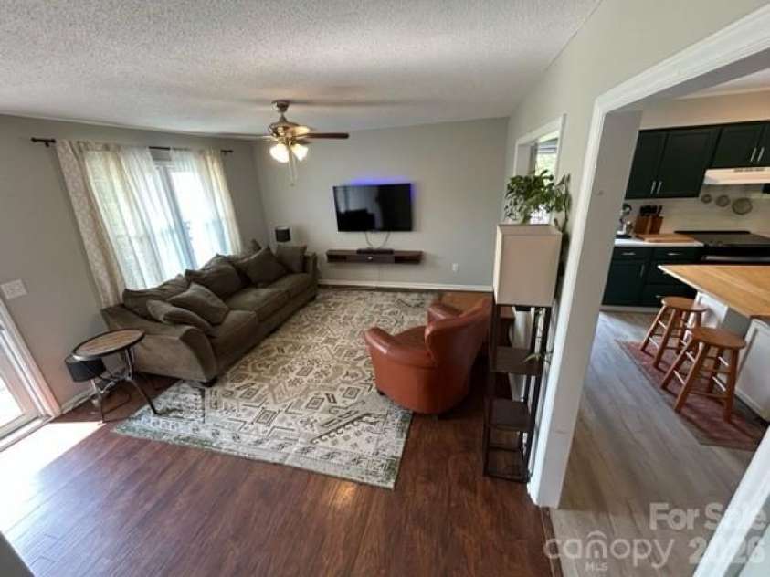 191 Celeste Eufola Road, Statesville, NC 28677.  MLS# CAR4365990, YatesRealty ID 11072. Living room