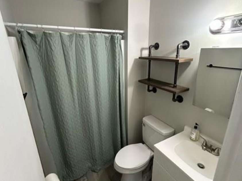 191 Celeste Eufola Road, Statesville, NC 28677.  MLS# CAR4365990, YatesRealty ID 11072. PR bath