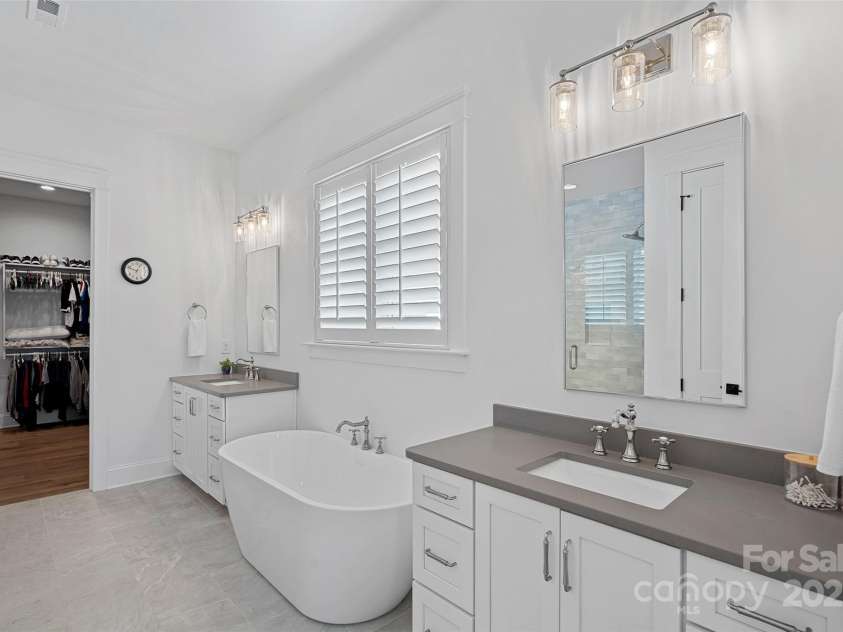 12152 Cambridge Square Drive, Cornelius, NC 28031.  MLS# CAR4238760, YatesRealty ID 11073. 