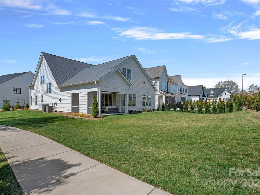 12152 Cambridge Square Drive, Cornelius, NC 28031.  MLS# CAR4238760, YatesRealty ID 11073. 