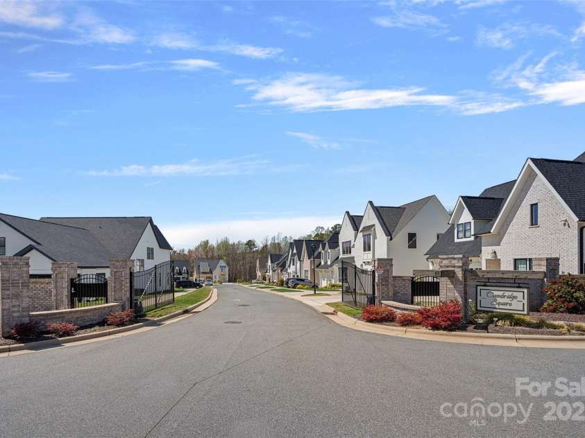 12152 Cambridge Square Drive, Cornelius, NC 28031.  MLS# CAR4238760, YatesRealty ID 11073. 