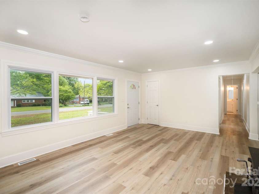 4921 Churchill Drive, Charlotte, NC 28269.  MLS# CAR4248426, YatesRealty ID 11074. 