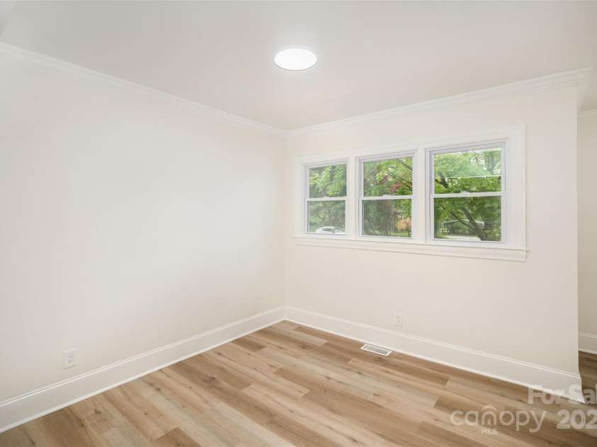 4921 Churchill Drive, Charlotte, NC 28269.  MLS# CAR4248426, YatesRealty ID 11074. 