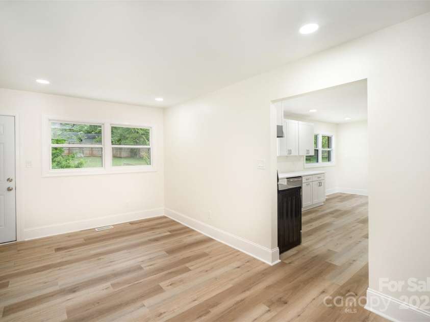 4921 Churchill Drive, Charlotte, NC 28269.  MLS# CAR4248426, YatesRealty ID 11074. 