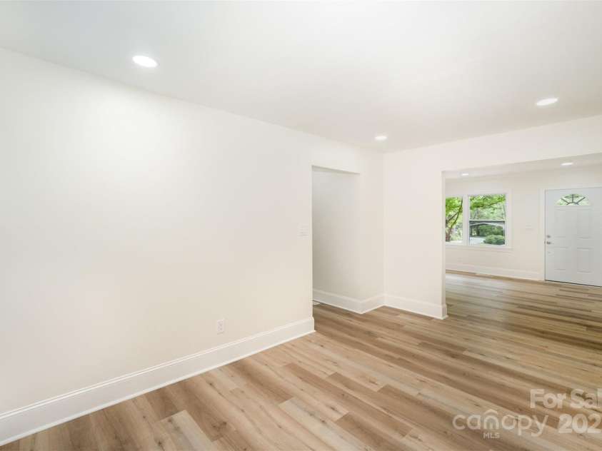 4921 Churchill Drive, Charlotte, NC 28269.  MLS# CAR4248426, YatesRealty ID 11074. 