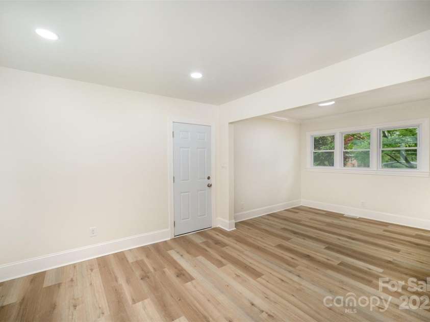 4921 Churchill Drive, Charlotte, NC 28269.  MLS# CAR4248426, YatesRealty ID 11074. 