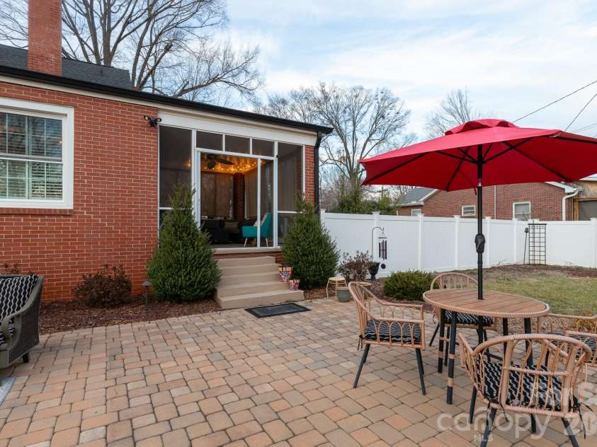 813 Mountain Street, Kings Mountain, NC 28086.  MLS# CAR4346907, YatesRealty ID 11074. 