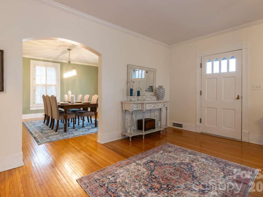 813 Mountain Street, Kings Mountain, NC 28086.  MLS# CAR4346907, YatesRealty ID 11074. 