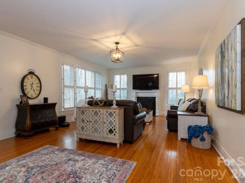 813 Mountain Street, Kings Mountain, NC 28086.  MLS# CAR4346907, YatesRealty ID 11074. 