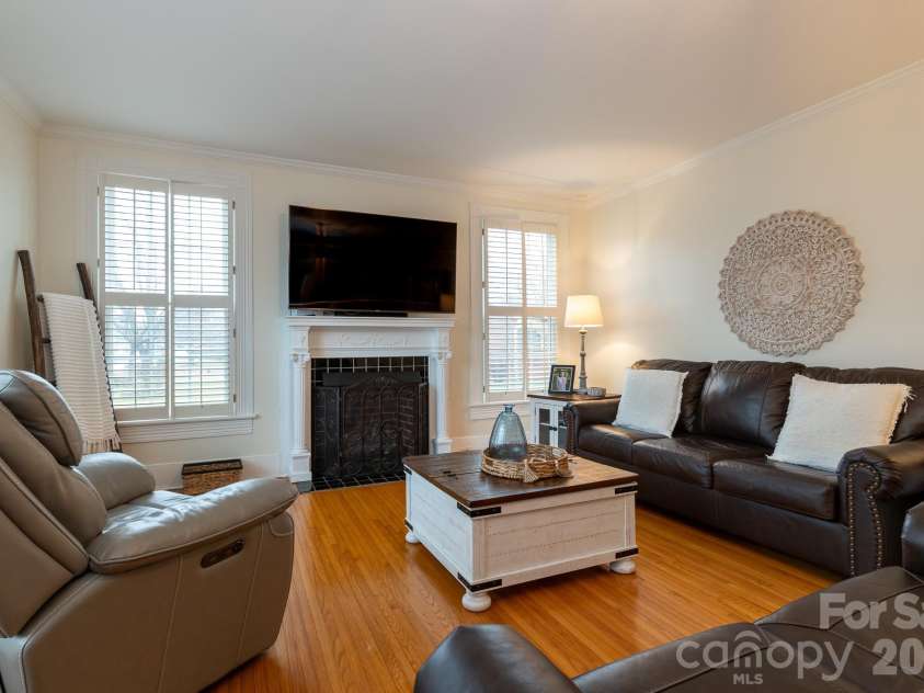 813 Mountain Street, Kings Mountain, NC 28086.  MLS# CAR4346907, YatesRealty ID 11074. 