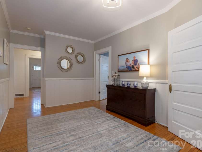 813 Mountain Street, Kings Mountain, NC 28086.  MLS# CAR4346907, YatesRealty ID 11074. 