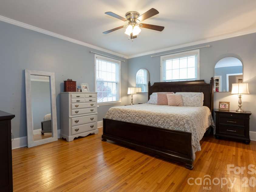 813 Mountain Street, Kings Mountain, NC 28086.  MLS# CAR4346907, YatesRealty ID 11074. 