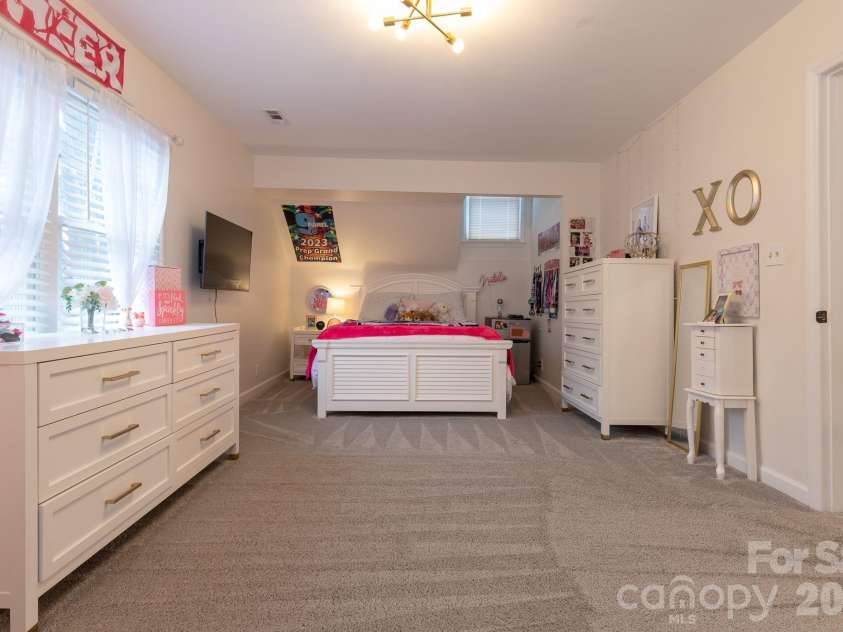 813 Mountain Street, Kings Mountain, NC 28086.  MLS# CAR4346907, YatesRealty ID 11074. 