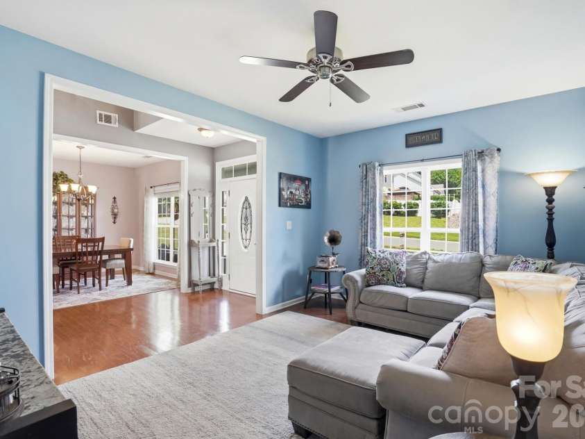 125 Louden Drive, Mooresville, NC 28115.  MLS# CAR4392890, YatesRealty ID 11075. 