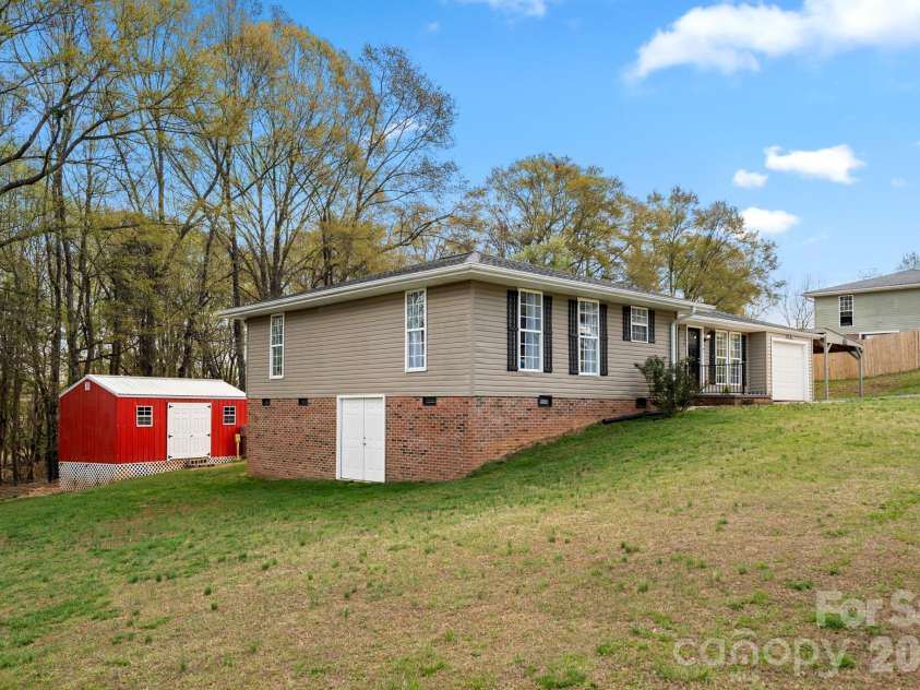 154 Shadowgate Drive, Forest City, NC 28043.  MLS# CAR4364664, YatesRealty ID 11076. 