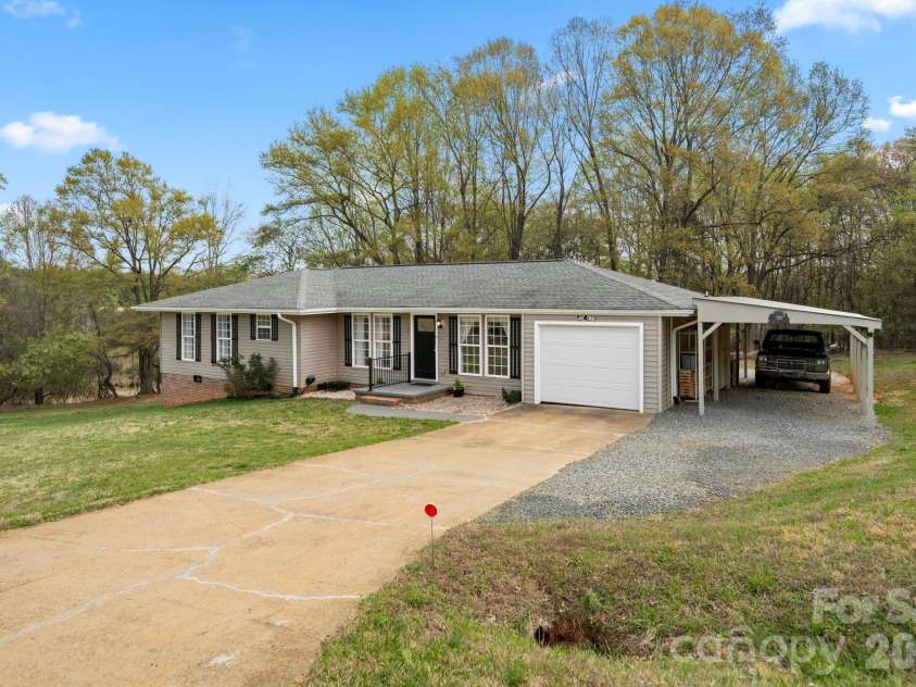 154 Shadowgate Drive, Forest City, NC 28043.  MLS# CAR4364664, YatesRealty ID 11076. 