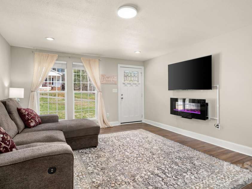154 Shadowgate Drive, Forest City, NC 28043.  MLS# CAR4364664, YatesRealty ID 11076. 