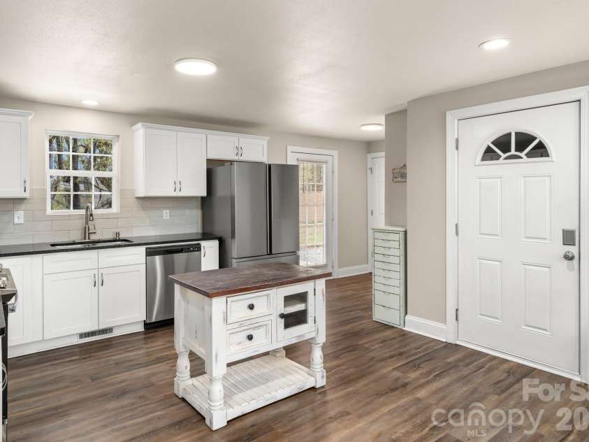 154 Shadowgate Drive, Forest City, NC 28043.  MLS# CAR4364664, YatesRealty ID 11076. 