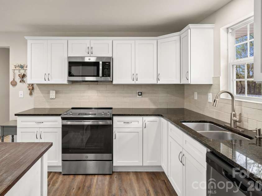 154 Shadowgate Drive, Forest City, NC 28043.  MLS# CAR4364664, YatesRealty ID 11076. 