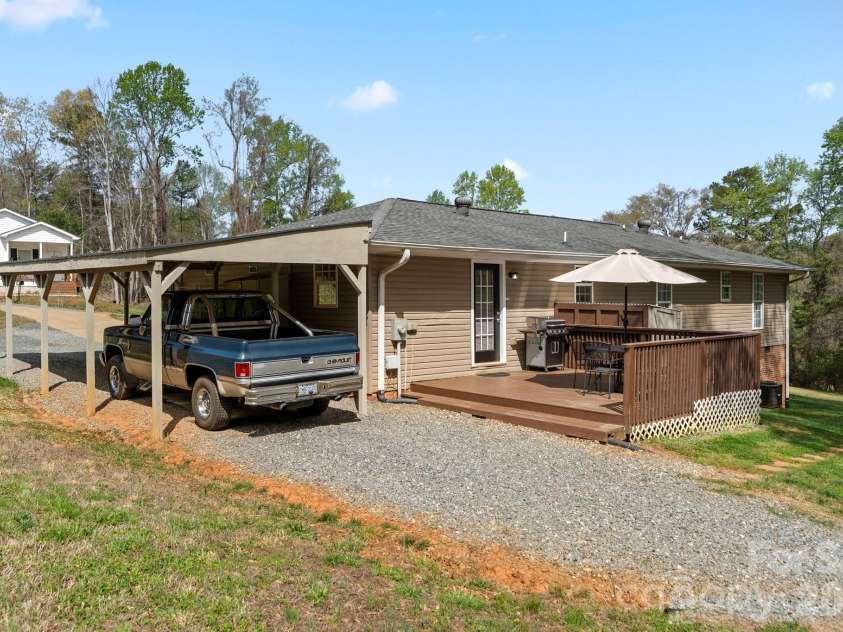 154 Shadowgate Drive, Forest City, NC 28043.  MLS# CAR4364664, YatesRealty ID 11076. 