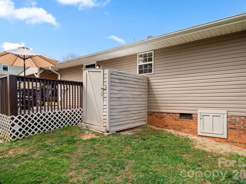 154 Shadowgate Drive, Forest City, NC 28043.  MLS# CAR4364664, YatesRealty ID 11076. 