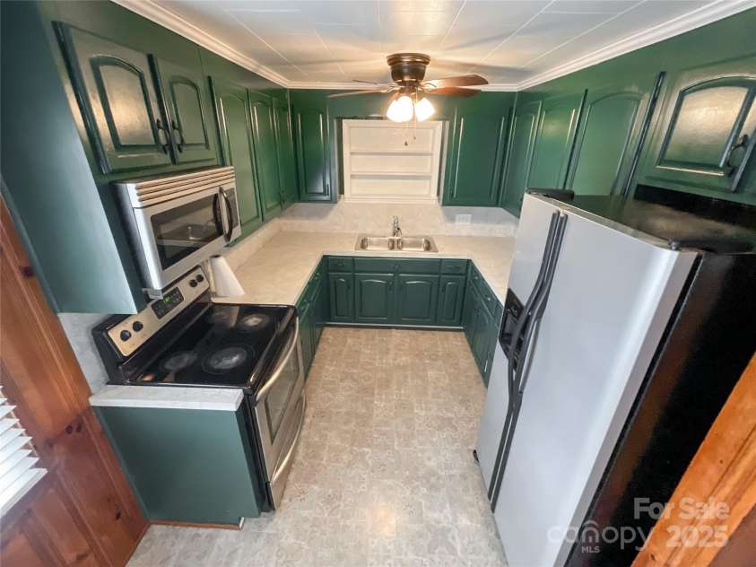 6523 Prospect Road, Monroe, NC 28112.  MLS# CAR4219856, YatesRealty ID 11076. Kitchen