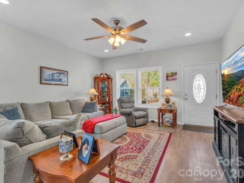 24 Merideth Drive, Marion, NC 28752.  MLS# CAR4368185, YatesRealty ID 11077. 