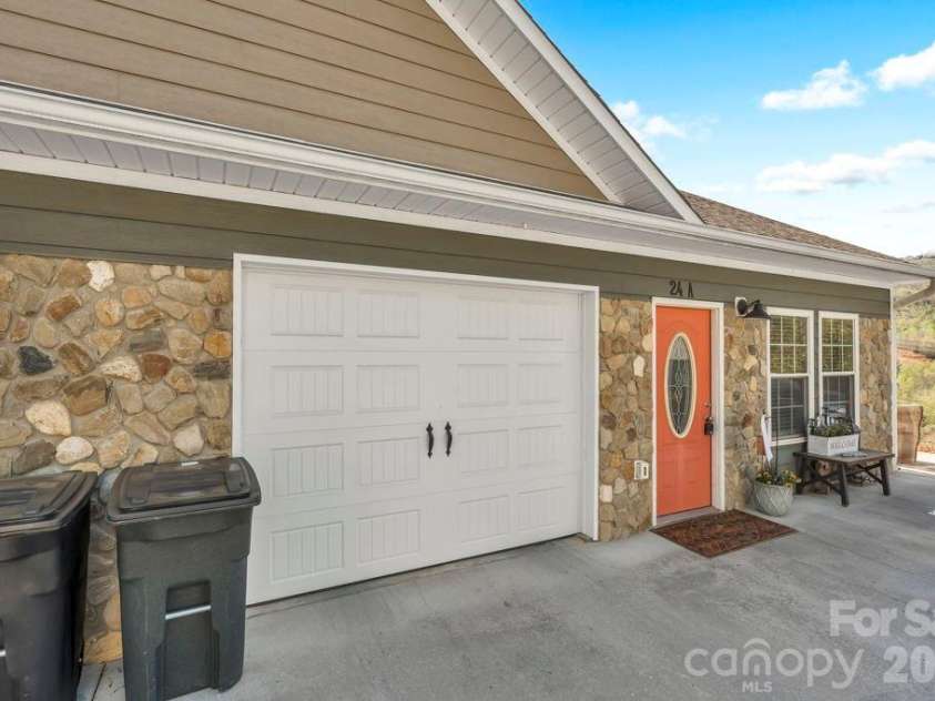 24 Merideth Drive, Marion, NC 28752.  MLS# CAR4368185, YatesRealty ID 11077. 