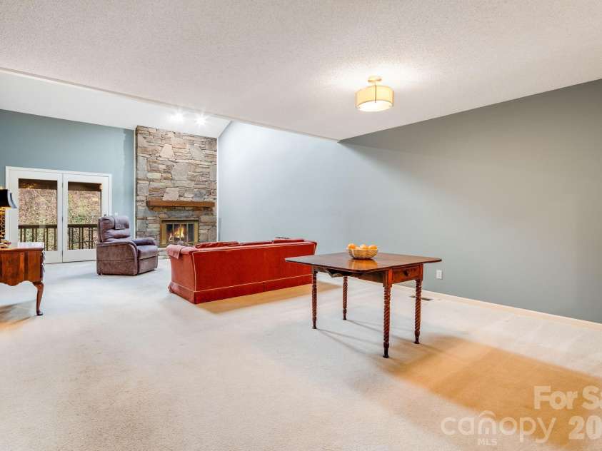 1104 Red Oak Drive, Hendersonville, NC 28791.  MLS# CAR4354614, YatesRealty ID 11078. 