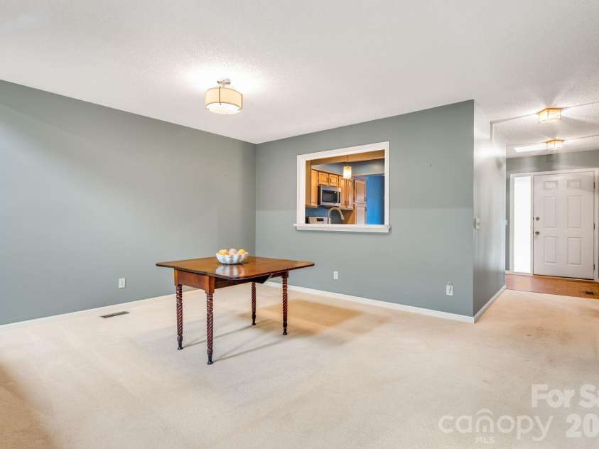 1104 Red Oak Drive, Hendersonville, NC 28791.  MLS# CAR4354614, YatesRealty ID 11078. 
