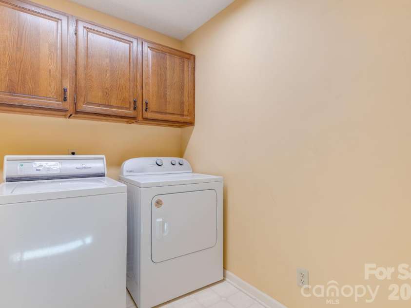 1104 Red Oak Drive, Hendersonville, NC 28791.  MLS# CAR4354614, YatesRealty ID 11078. Main level laundry