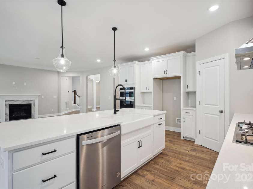 552 Fern Hill Road, Mooresville, NC 28117.  MLS# CAR4188879, YatesRealty ID 11078. Representative Photo-Kitchen