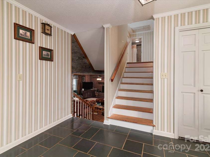 418 Woodcrest Lane, Albemarle, NC 28001.  MLS# CAR4328478, YatesRealty ID 11079. 