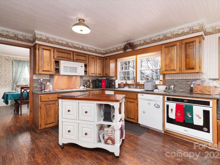418 Woodcrest Lane, Albemarle, NC 28001.  MLS# CAR4328478, YatesRealty ID 11079. 