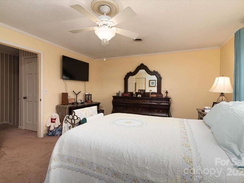 418 Woodcrest Lane, Albemarle, NC 28001.  MLS# CAR4328478, YatesRealty ID 11079. 