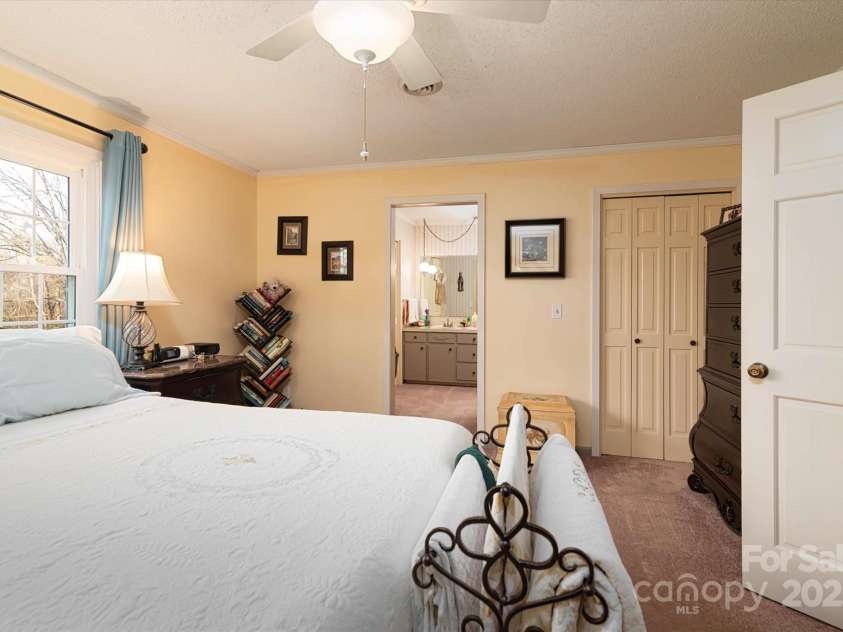 418 Woodcrest Lane, Albemarle, NC 28001.  MLS# CAR4328478, YatesRealty ID 11079. 