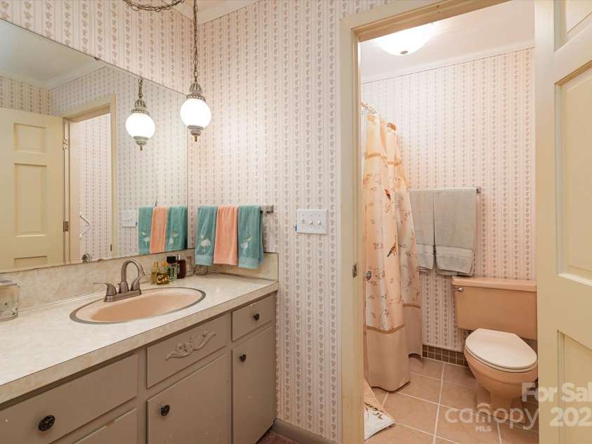 418 Woodcrest Lane, Albemarle, NC 28001.  MLS# CAR4328478, YatesRealty ID 11079. 